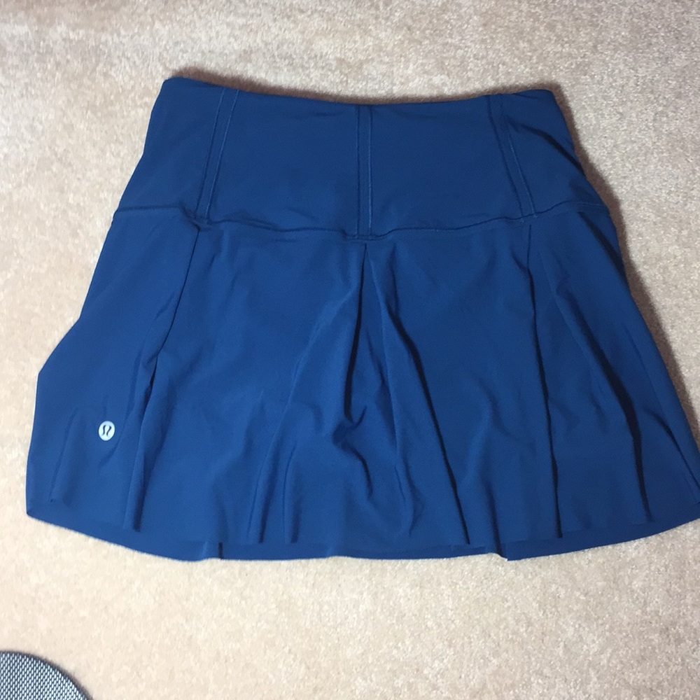 SUPER CUTE BLUE LULULEMON TENNIS SKIRT